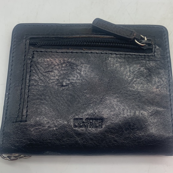 Wilson's Leather company small square change purse - Picture 6 of 8